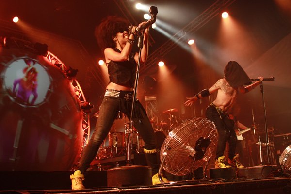 Shaka Ponk.